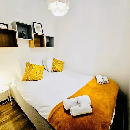 Elegant 1br With Terrace